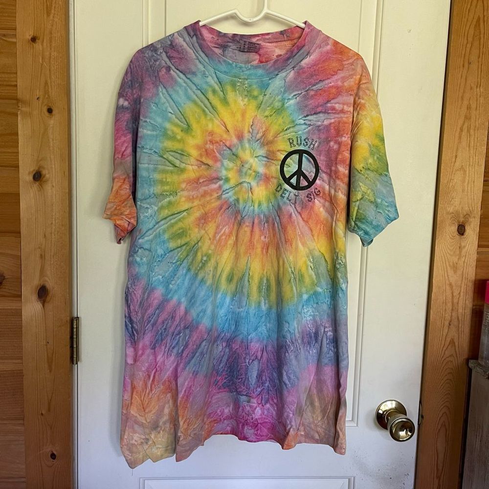 Jewel Tones Collections mens t-shirt size XL
Tie-Dye
Rainbow colors
Gratefully D